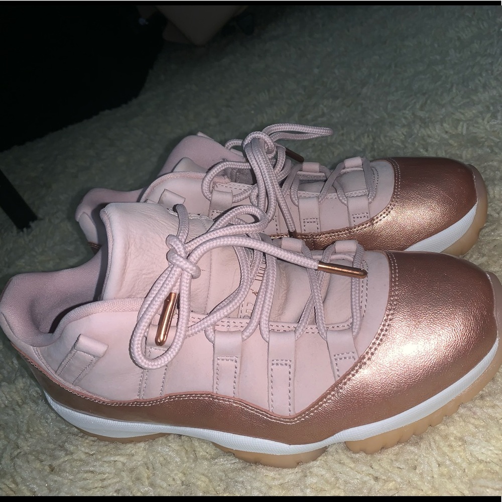 Jordan Rose gold 11’s